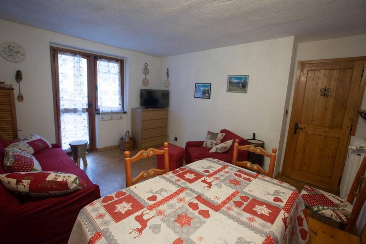 Joivy Flat For 6, In The Historic Town Pre-Saint-Didier Apartment Екстериор снимка