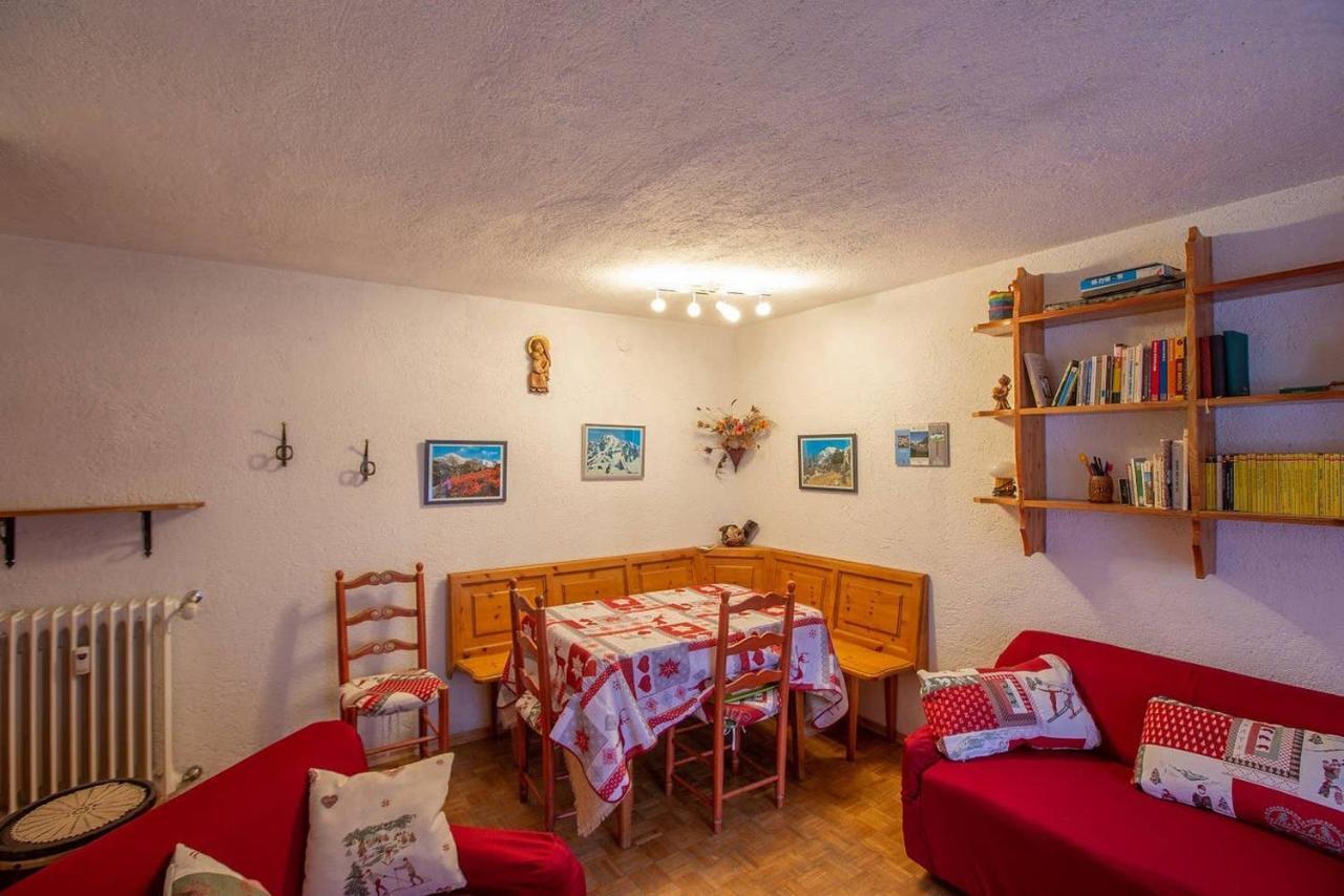 Joivy Flat For 6, In The Historic Town Pre-Saint-Didier Apartment Екстериор снимка